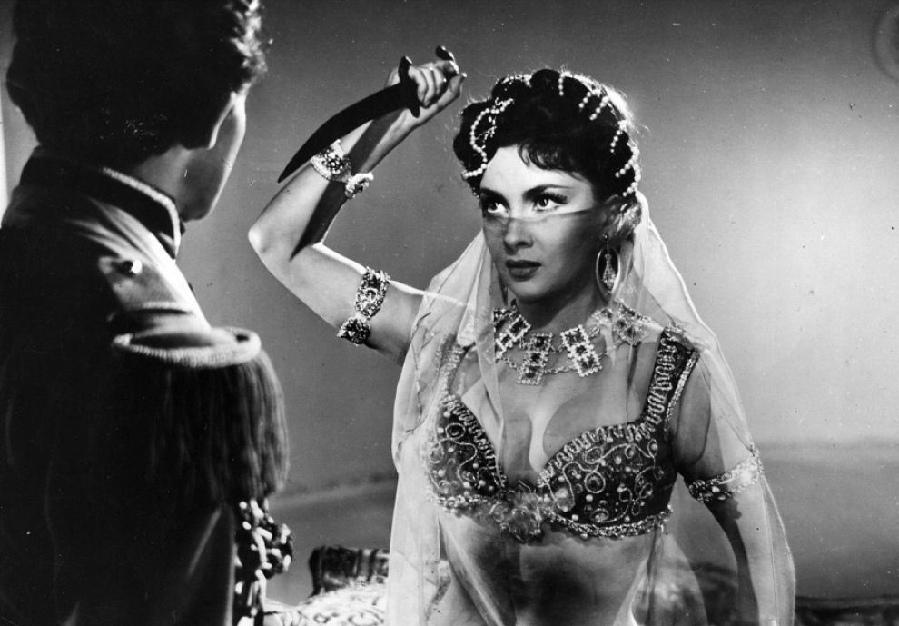 Le belle della notte. Lasciatemi divertire.